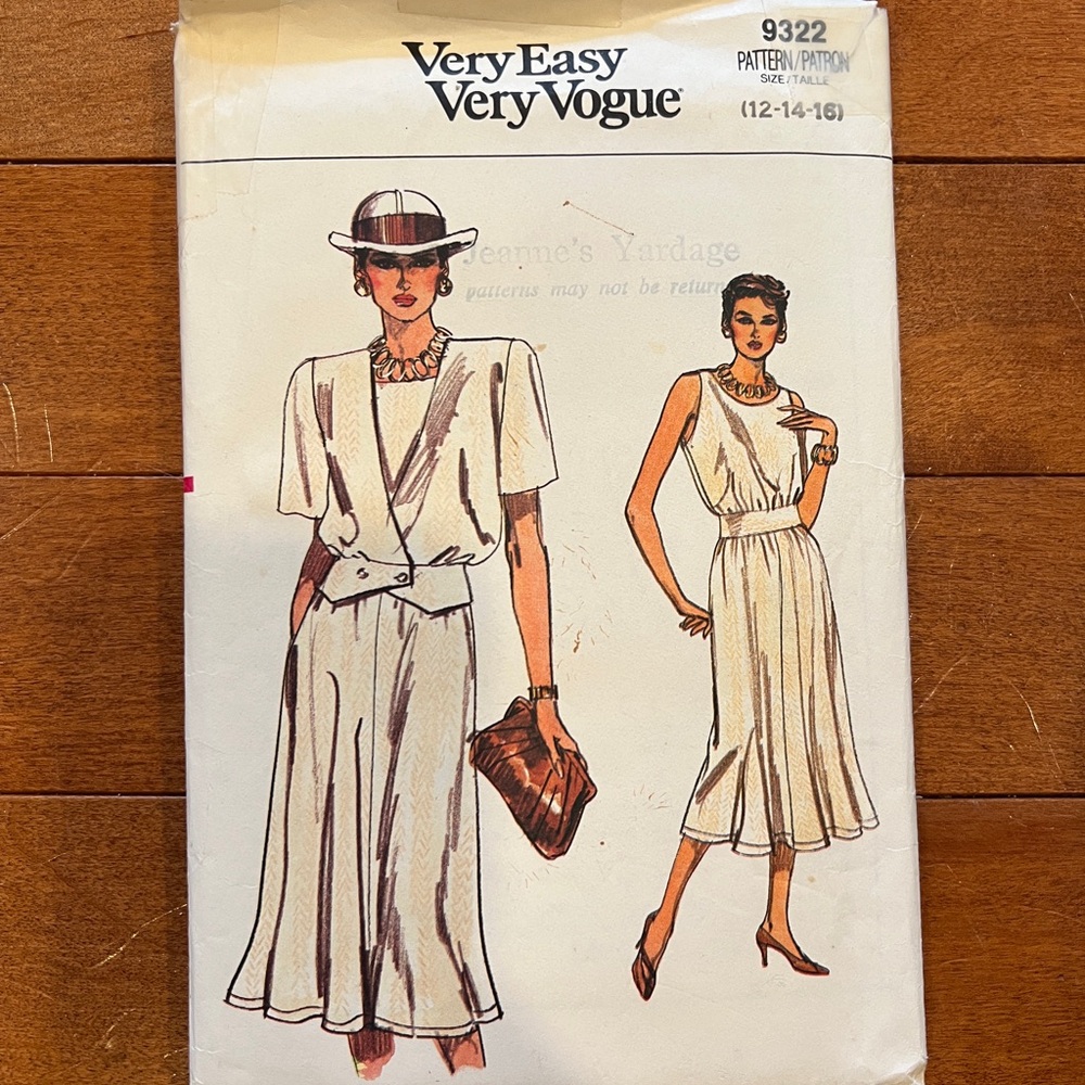 Very Easy Very Vogue 9322 Women's Jacket and Dreas Pattern